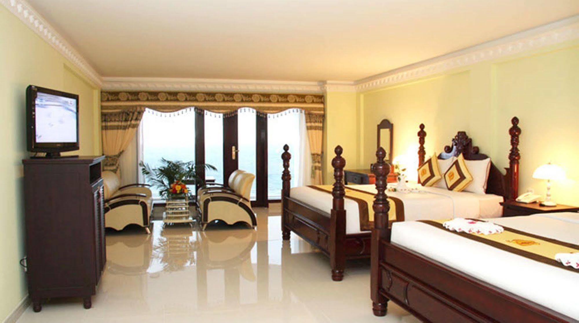 Ocean Front Hotel Фантхьет Экстерьер фото